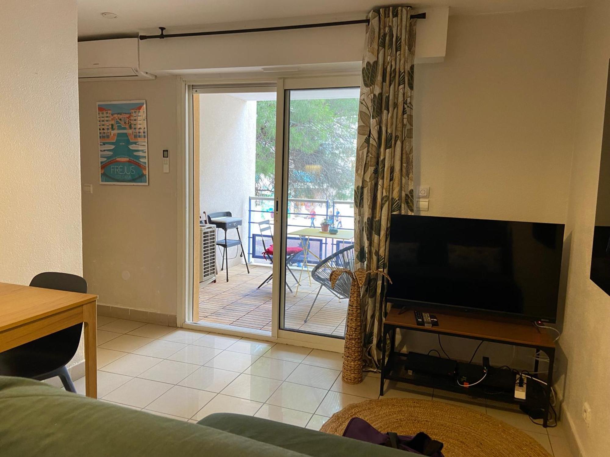 Charmant F2 à Port-Fréjus 2/4 personnes Exterior foto